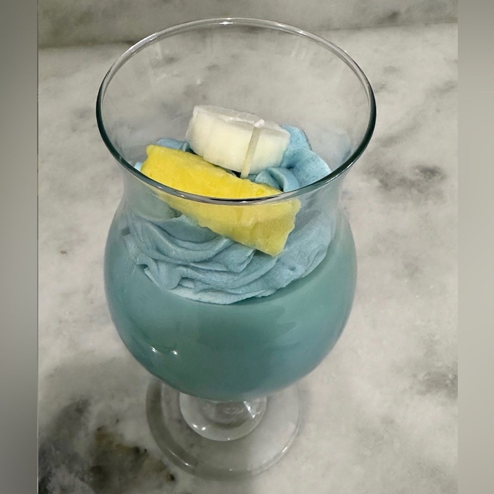 Blue Hawaiian Pineapple Daiquiri Candle - Picture 10 of 10
